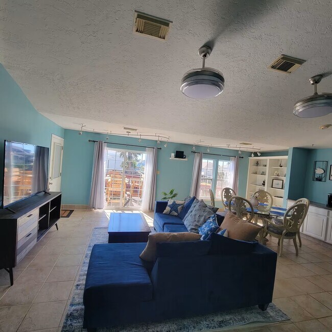 Building Photo - 22101 Lampasas Dr