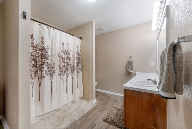 Building Photo - Easy Living on Amber Ledge