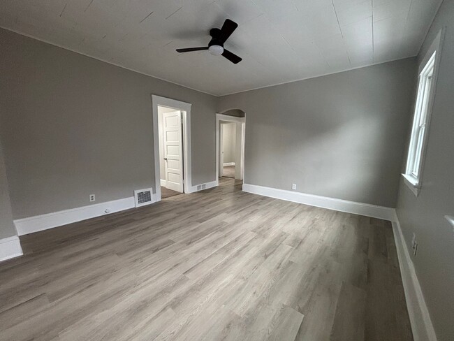 Building Photo - 50th,W.3543