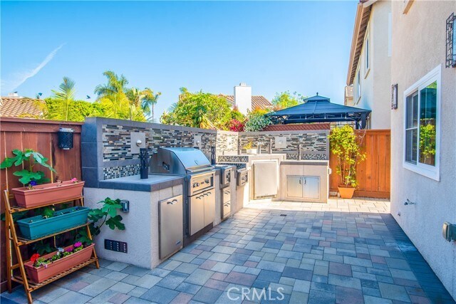 Building Photo - 14 Rowan Dr