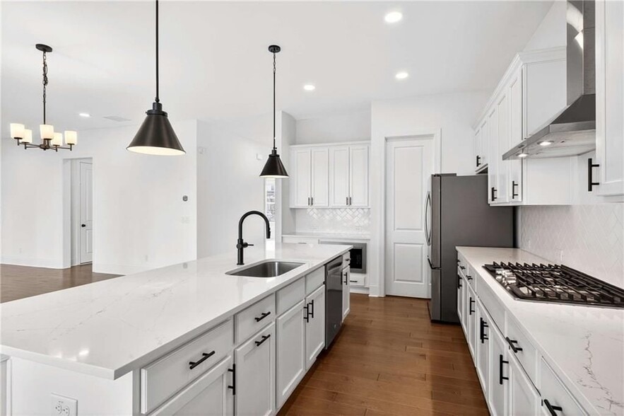 Building Photo - 395 Tillman Pass