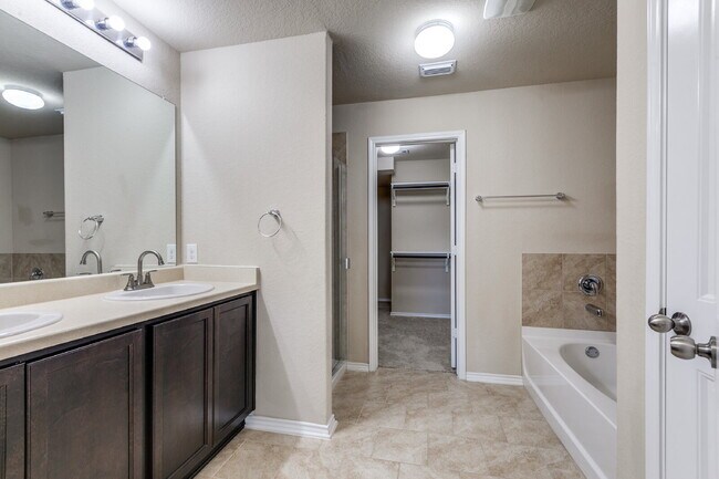 Building Photo - 15114 Cinnamon Teal
