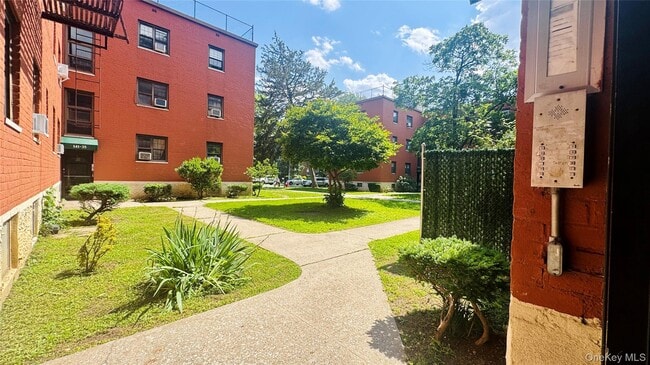 Building Photo - 141-33 78th Ave