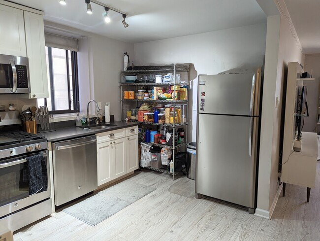 Building Photo - 1420 N St NW