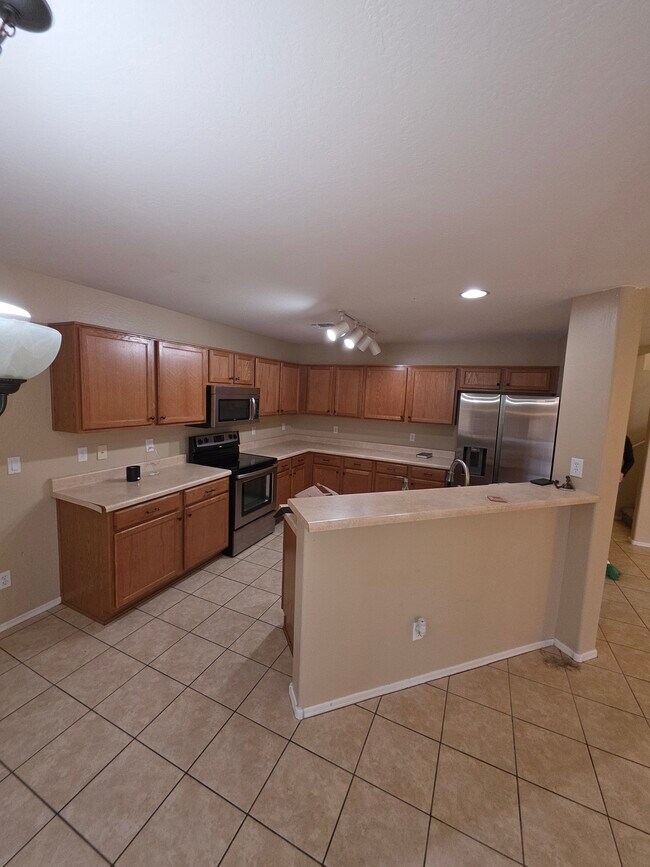 Building Photo - 1081 S 225th Ave