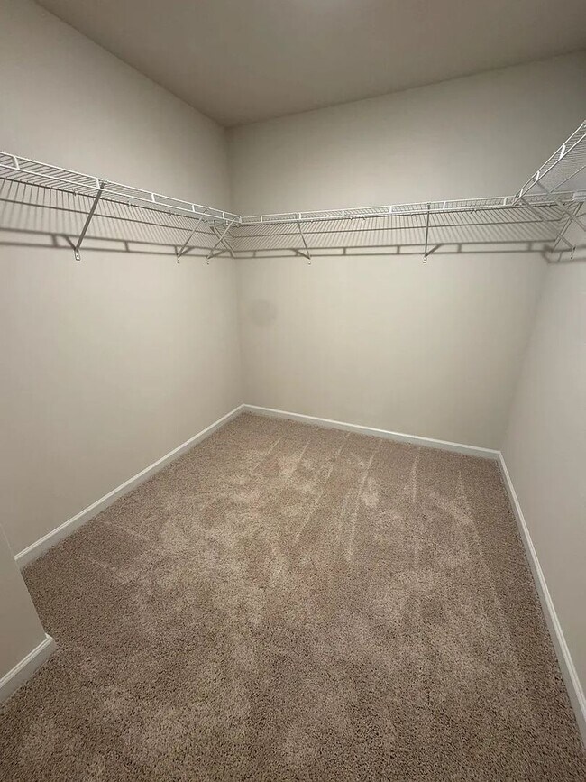 Building Photo - 4286 Notting Hill Dr SW