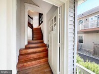 Building Photo - 323 S Main St