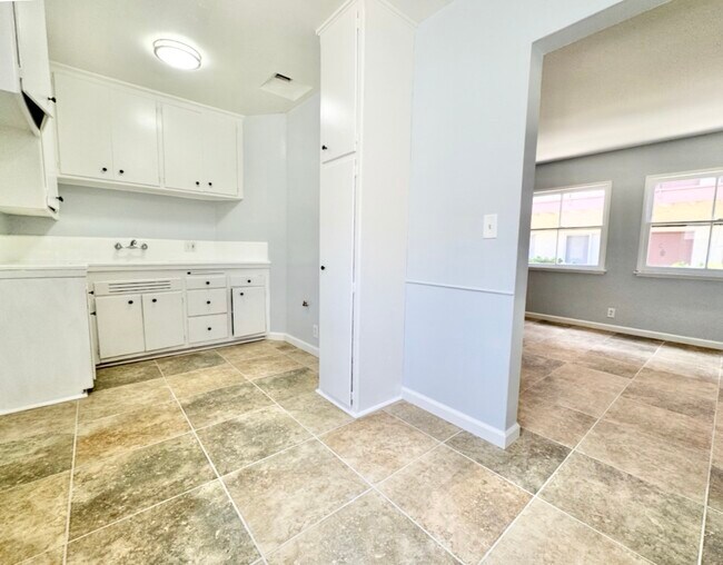 Building Photo - 746 Cory Dr