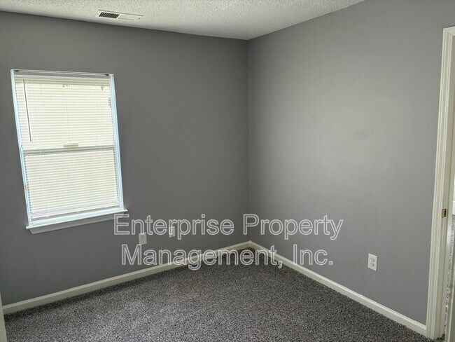 Building Photo - 4429 S Cedar Bark Cove