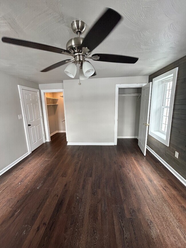 Building Photo - 7030 Front River Rd