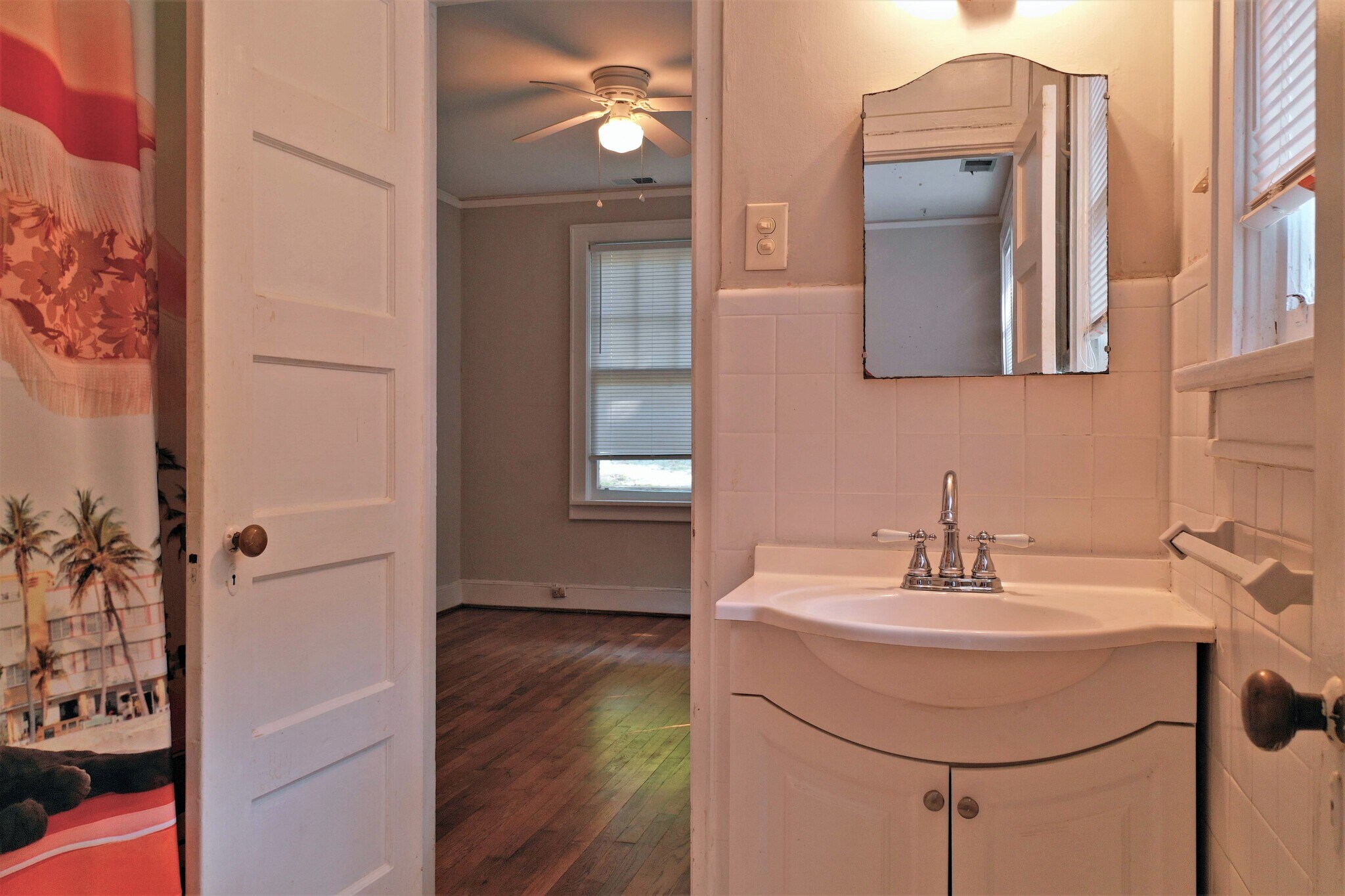 Building Photo - 120 S Harden St