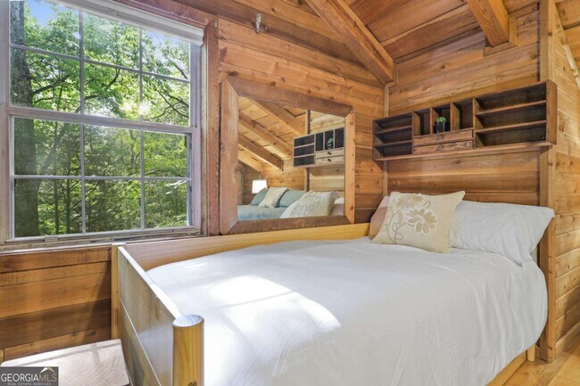 Building Photo - 166 Nantahala Pass Rd