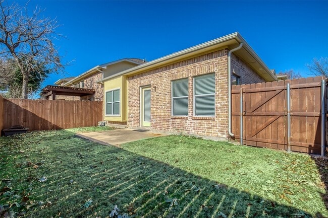 Building Photo - 10091 Summit Run Dr