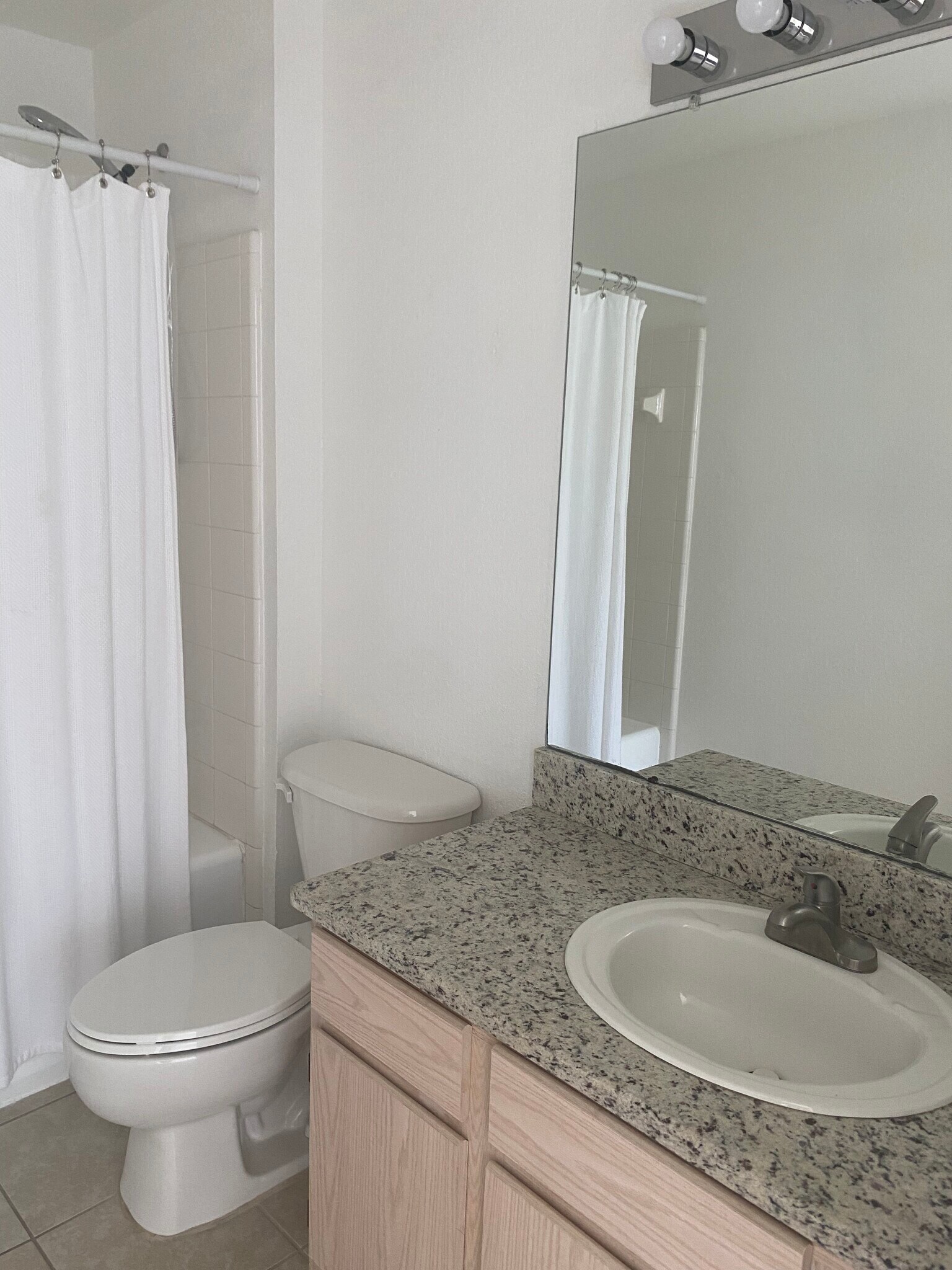 Building Photo - 8933 Manor Loop