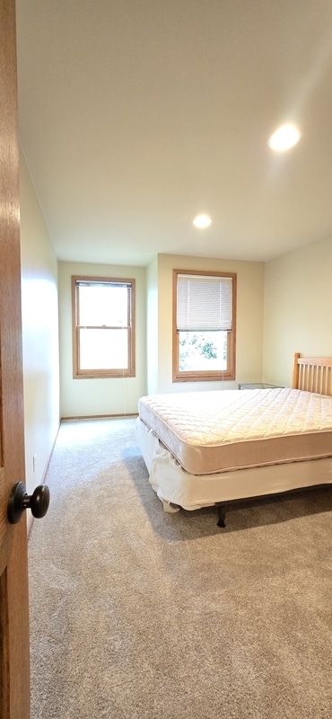 Building Photo - 3033 W Viewmont Wy W