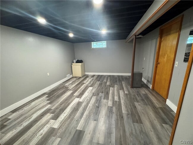 Building Photo - 7878 Sagamore Dr N