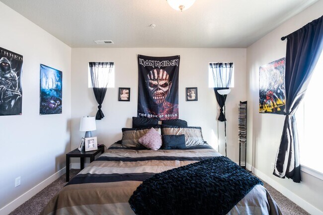 Building Photo - Fantastic Condo in Herriman City Center!