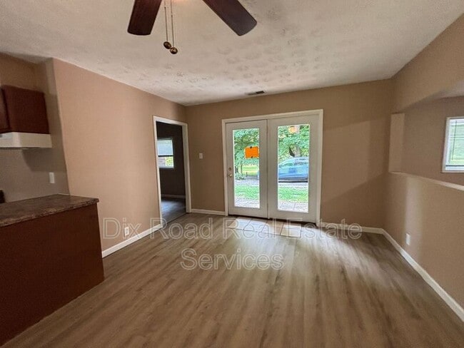 Building Photo - 1739 Embury Park Rd