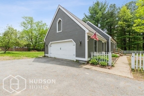Building Photo - NOW AVAILABLE! 17 Amy Drive, Fort Edward, ...