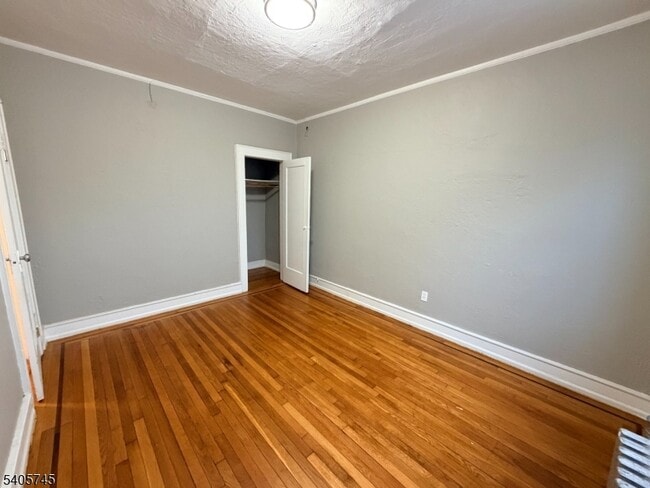 Building Photo - 17 Elwood Pl