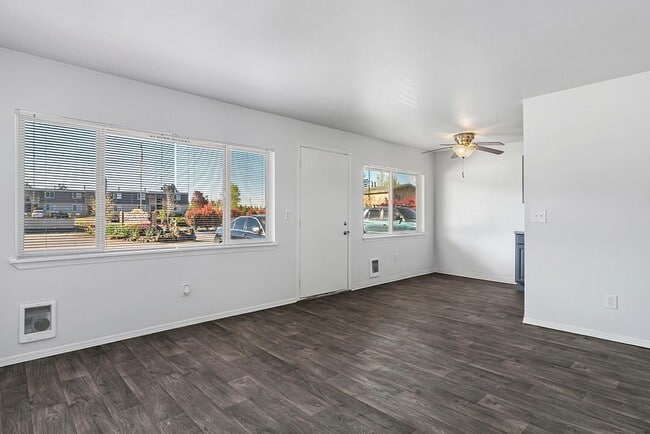 Building Photo - Kentwood Apartments