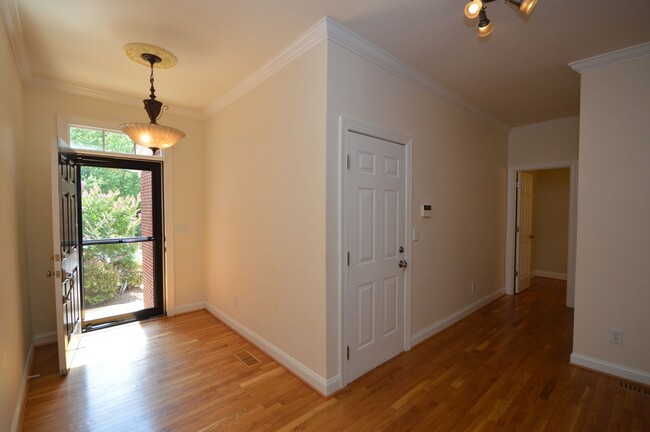 Building Photo - 103 Grande Dr