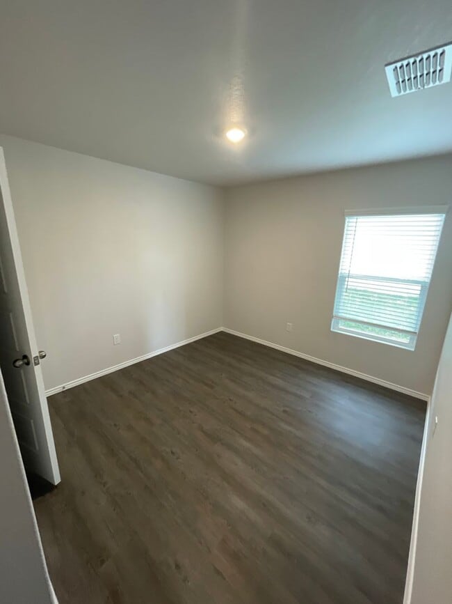 Building Photo - Now Pre-Leasing: Spacious 4-Bedroom, 2-Bath Home Available Soon