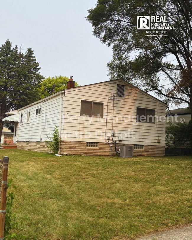 Building Photo - 22706 Hillock Ave