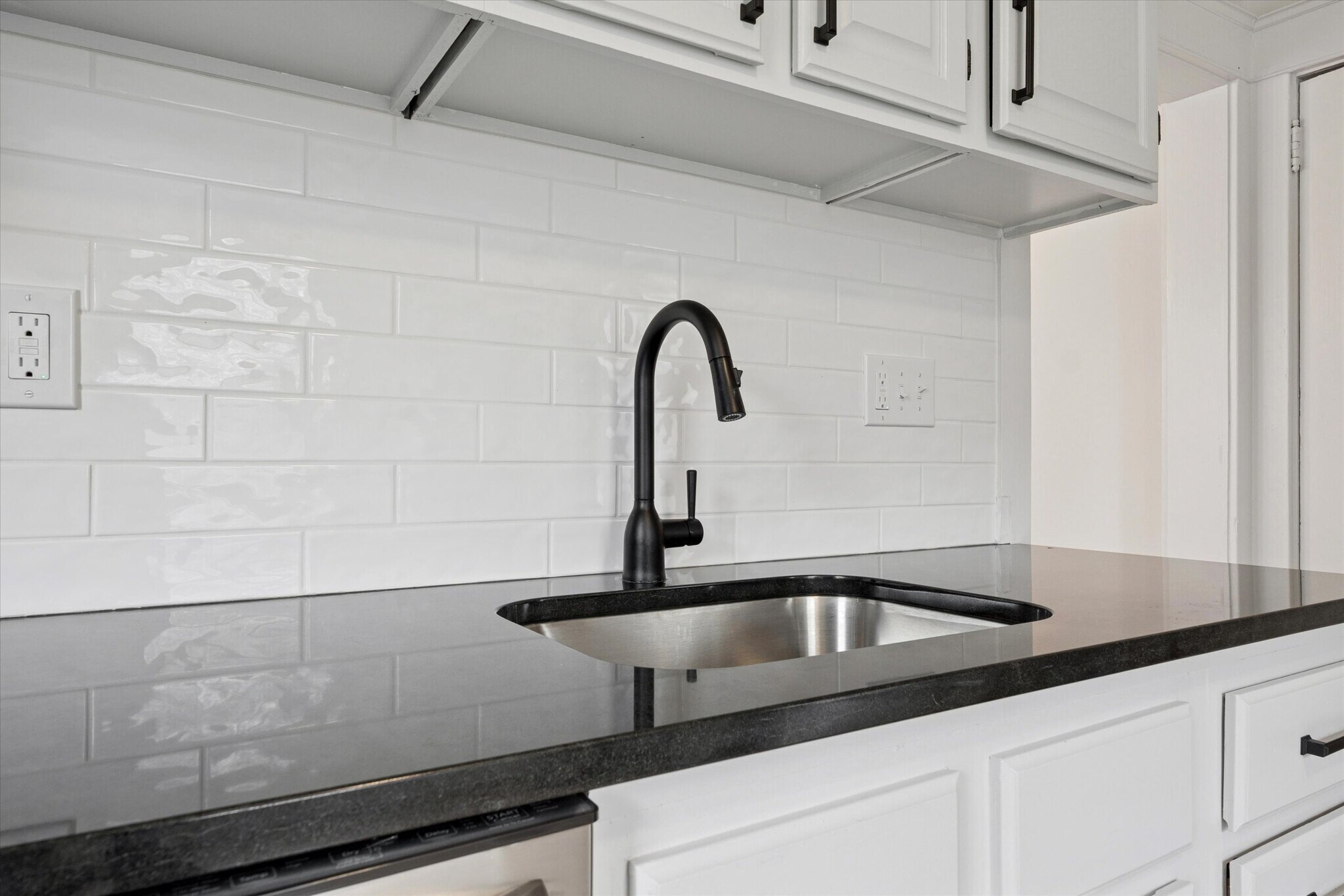 Building Photo - 10 W Jefferson St