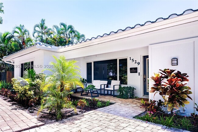 Building Photo - 1529 Bayview Dr