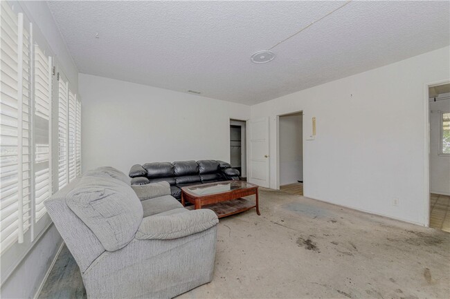 Building Photo - 2407 Fisk Ln