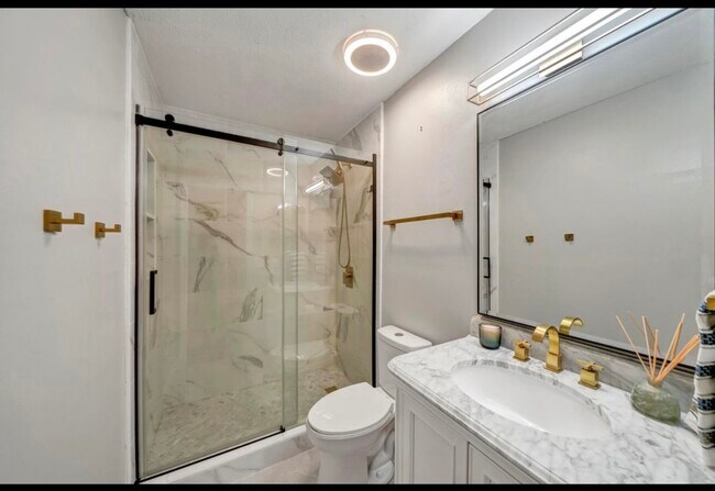 Building Photo - 447 Fleshman Dr