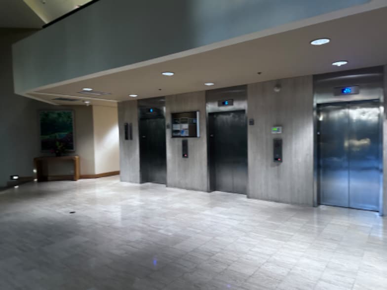 Building Photo - 5333 Likini St