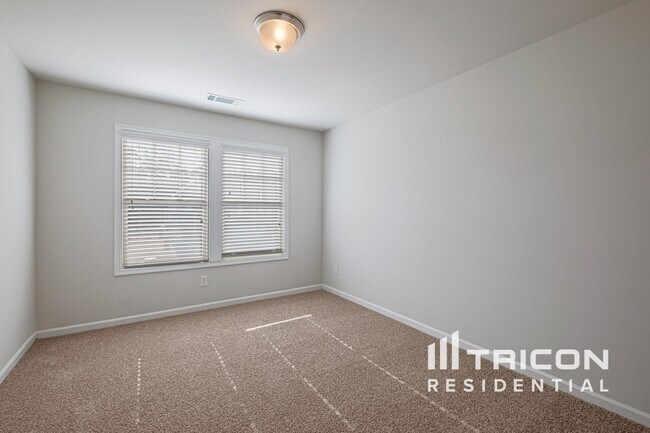 Building Photo - 4162 Bella View Dr