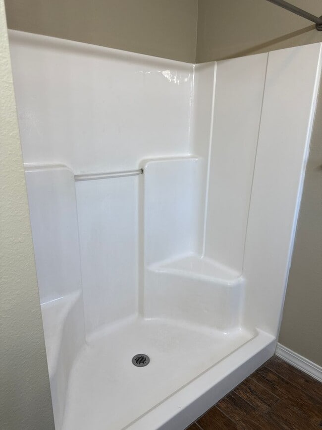 Building Photo - Beautiful Home in Deer Lake Estates