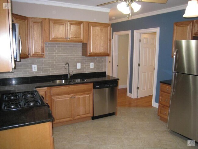 Building Photo - 3 bedroom in Brighton MA 02135