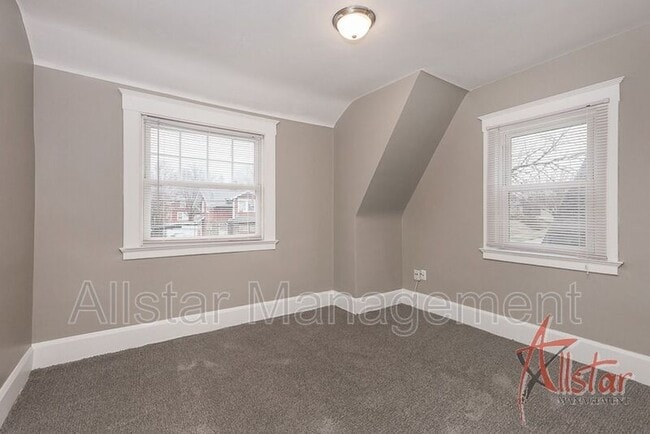 Building Photo - 542 Lindell St
