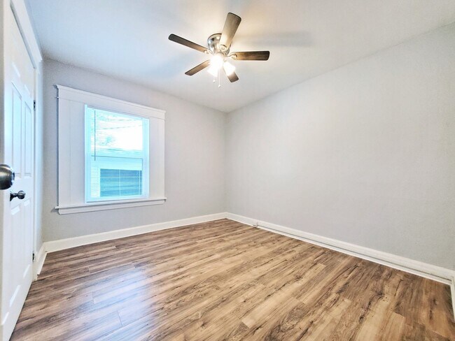 Building Photo - 3447-49 Altamont Avenue