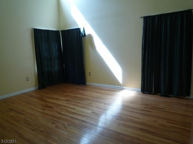 Building Photo - 9 Harrogate Cir