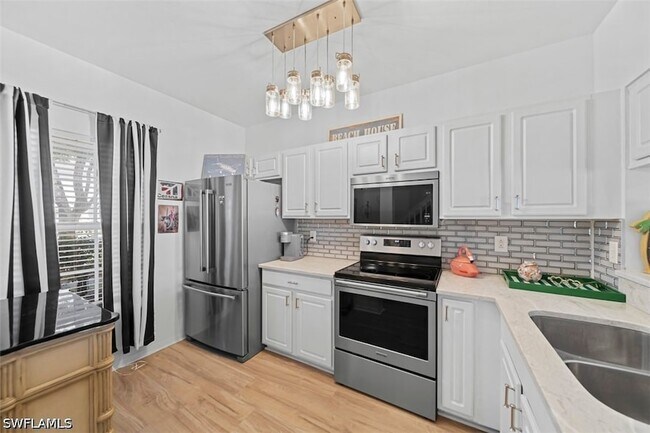 Building Photo - 10039 Poppy Hill Dr