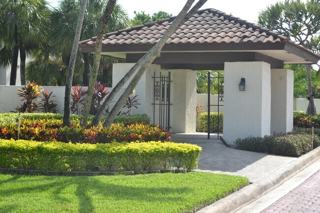Building Photo - 3130 Kingswood Terrace