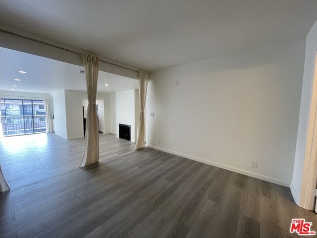 Building Photo - 1337 N Sierra Bonita Ave
