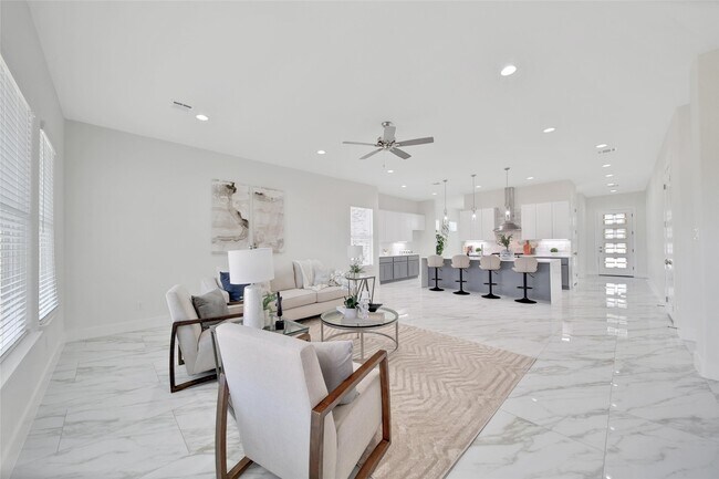 Building Photo - 7611 Athlone Dr