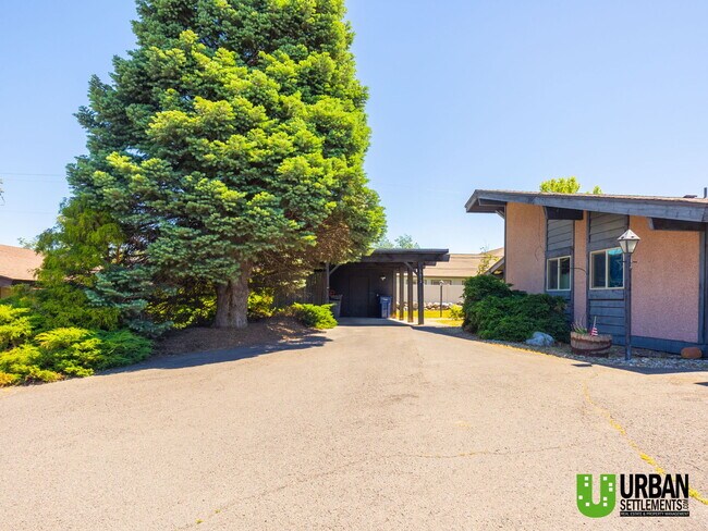 Building Photo - 1612 N Union Rd