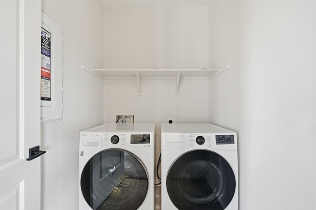 Building Photo - 641 S Davidson Ln