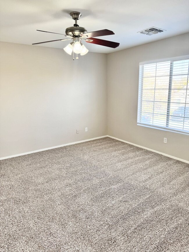 Building Photo - Remodeled 5 Bedroom/3 Bath Home. Upgraded Flooring & Kitchen!