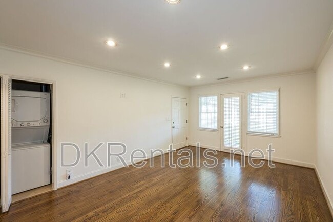 Building Photo - 55 Delmont Dr NE