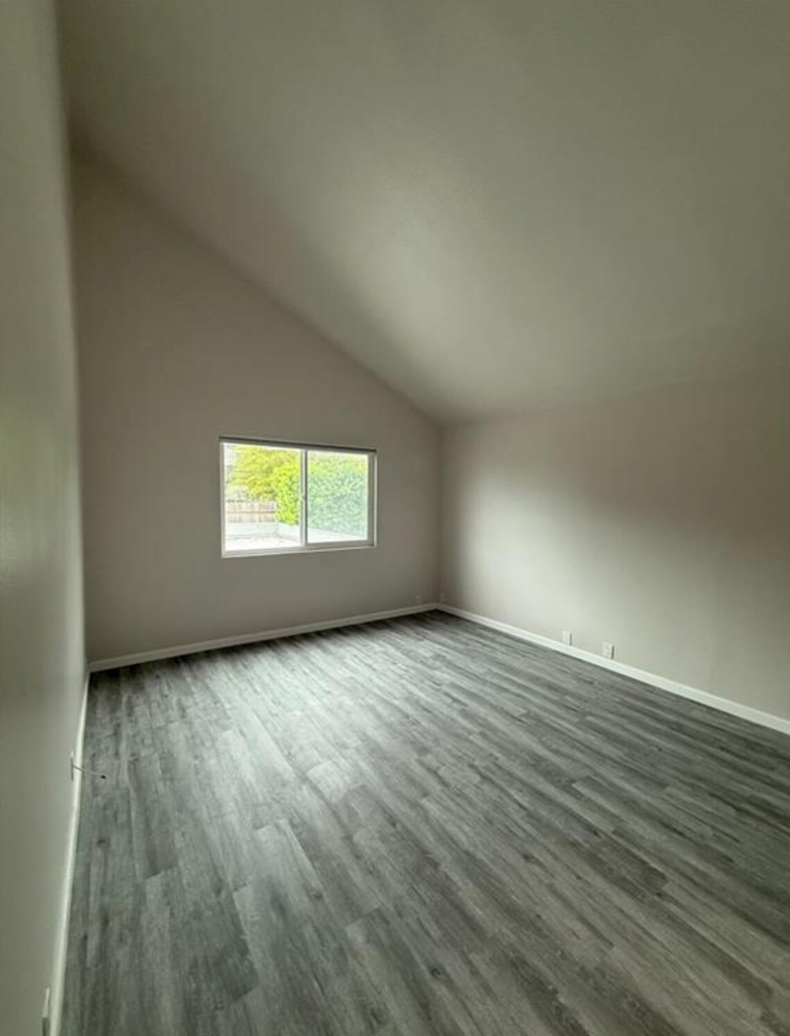 Building Photo - 34051 Silver Lantern St