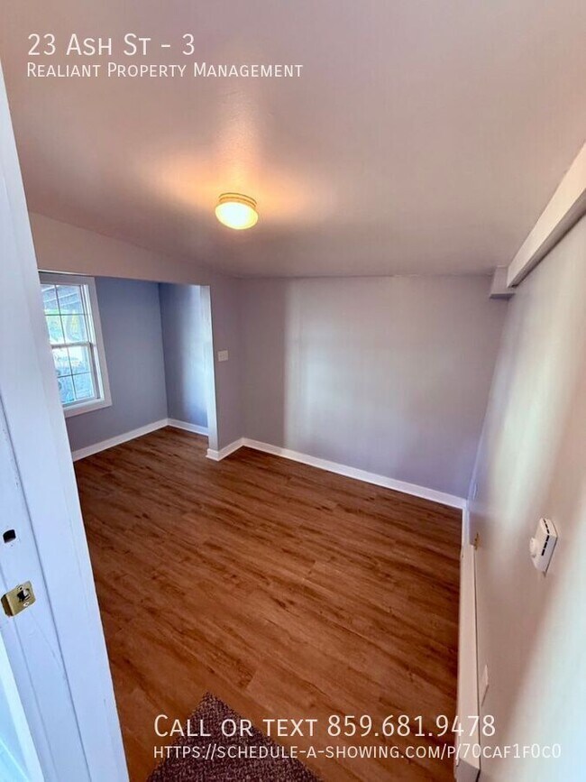 Building Photo - 23 Ash St