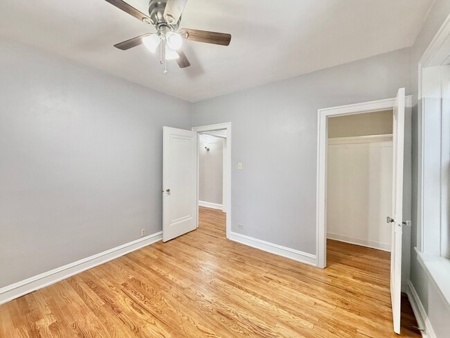 Building Photo - 6306 N Leavitt St